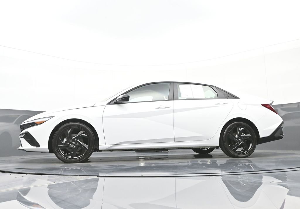 Certified 2026 Hyundai Elantra Sport FWD image 42