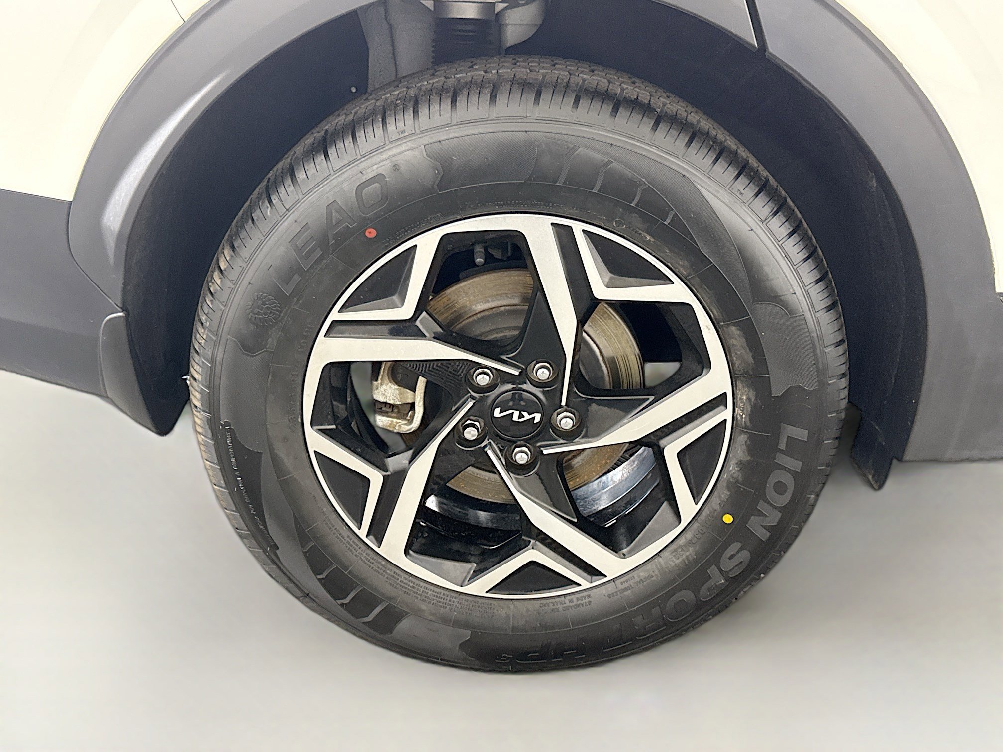Used 2023 Kia Sportage LX image 32