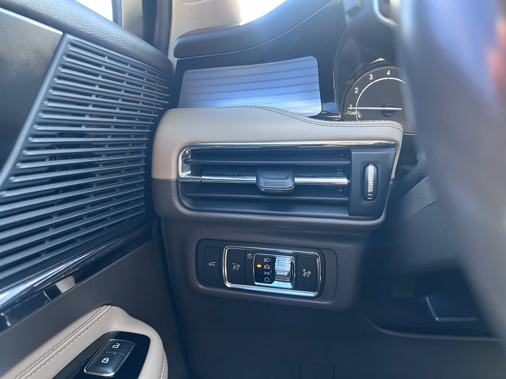 Used 2020 Lincoln Corsair AWD w/ Equipment Group 101A image 20