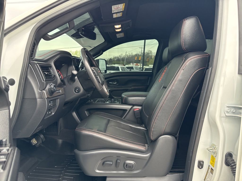 Used 2021 Nissan Titan PRO-4X w/ Pro-4x Convenience Package image 13