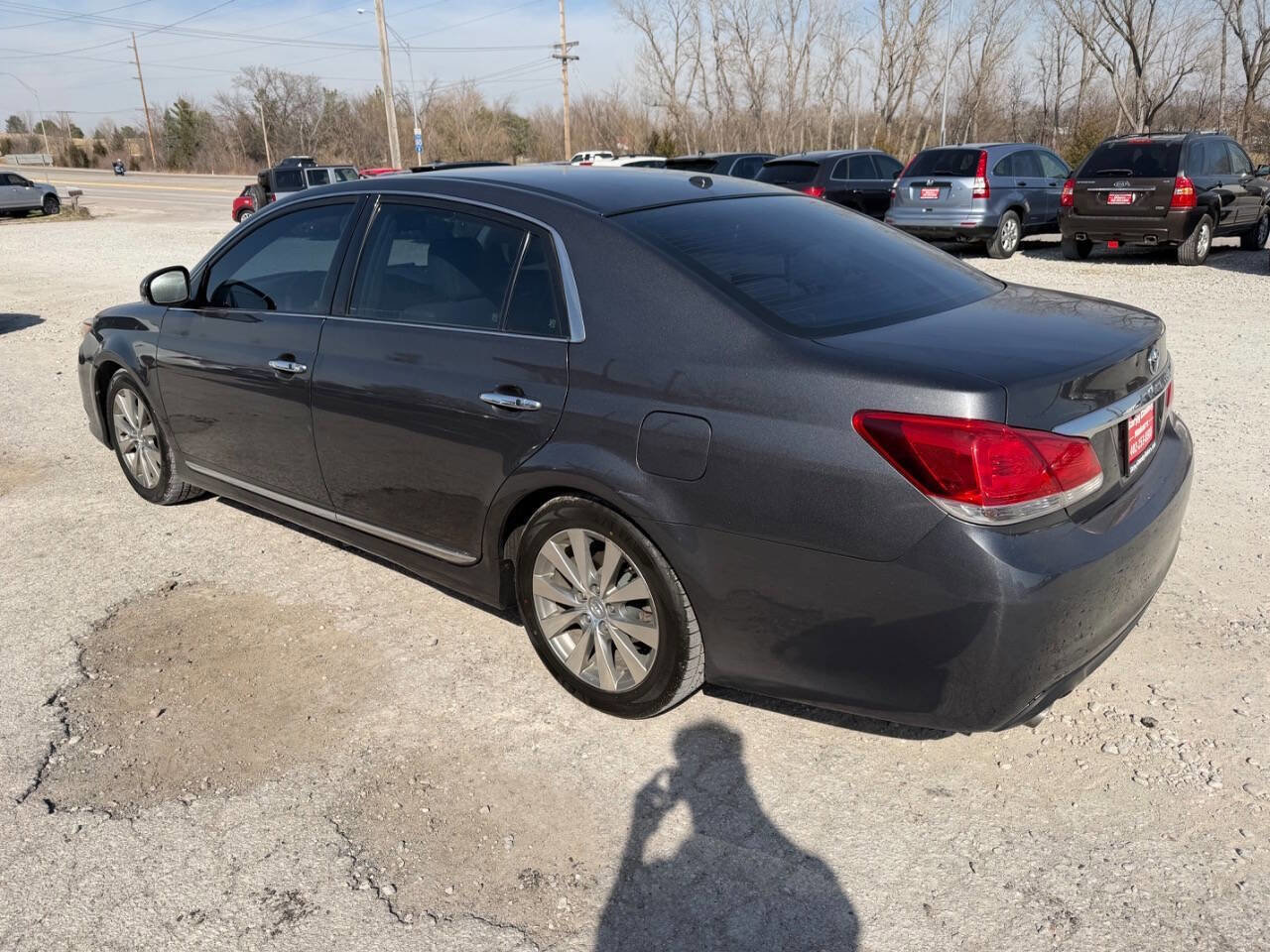 Used 2011 Toyota Avalon Limited FWD image 5