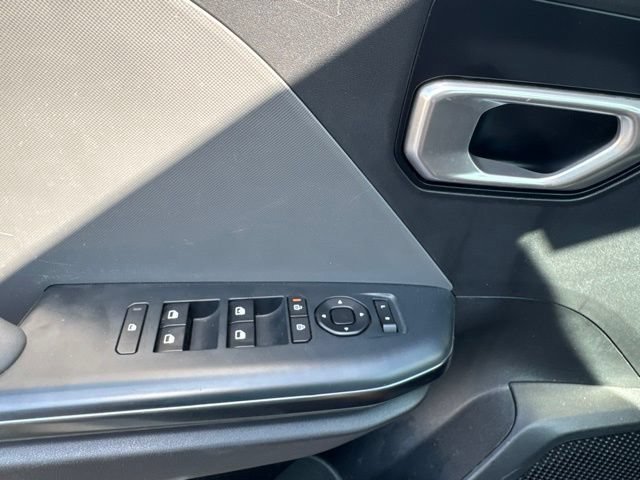 Used 2025 Kia K4 FWD image 27