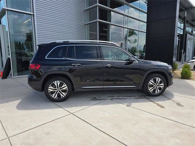 Used 2026 Mercedes-Benz GLB 250 4MATIC image 2