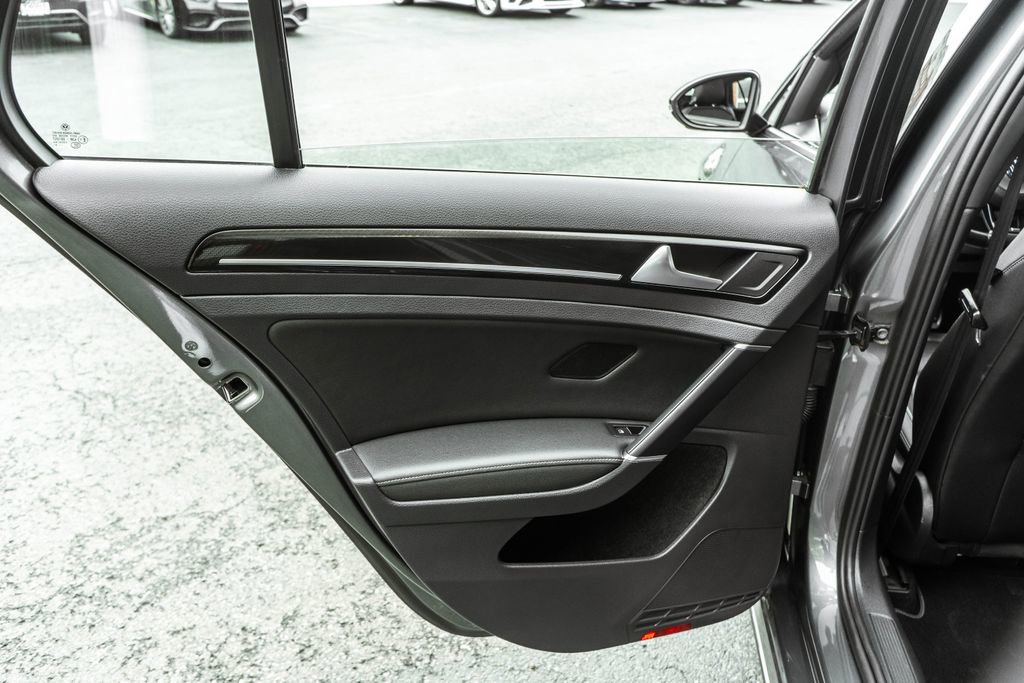 Used 2019 Volkswagen Golf R 4-Door image 32