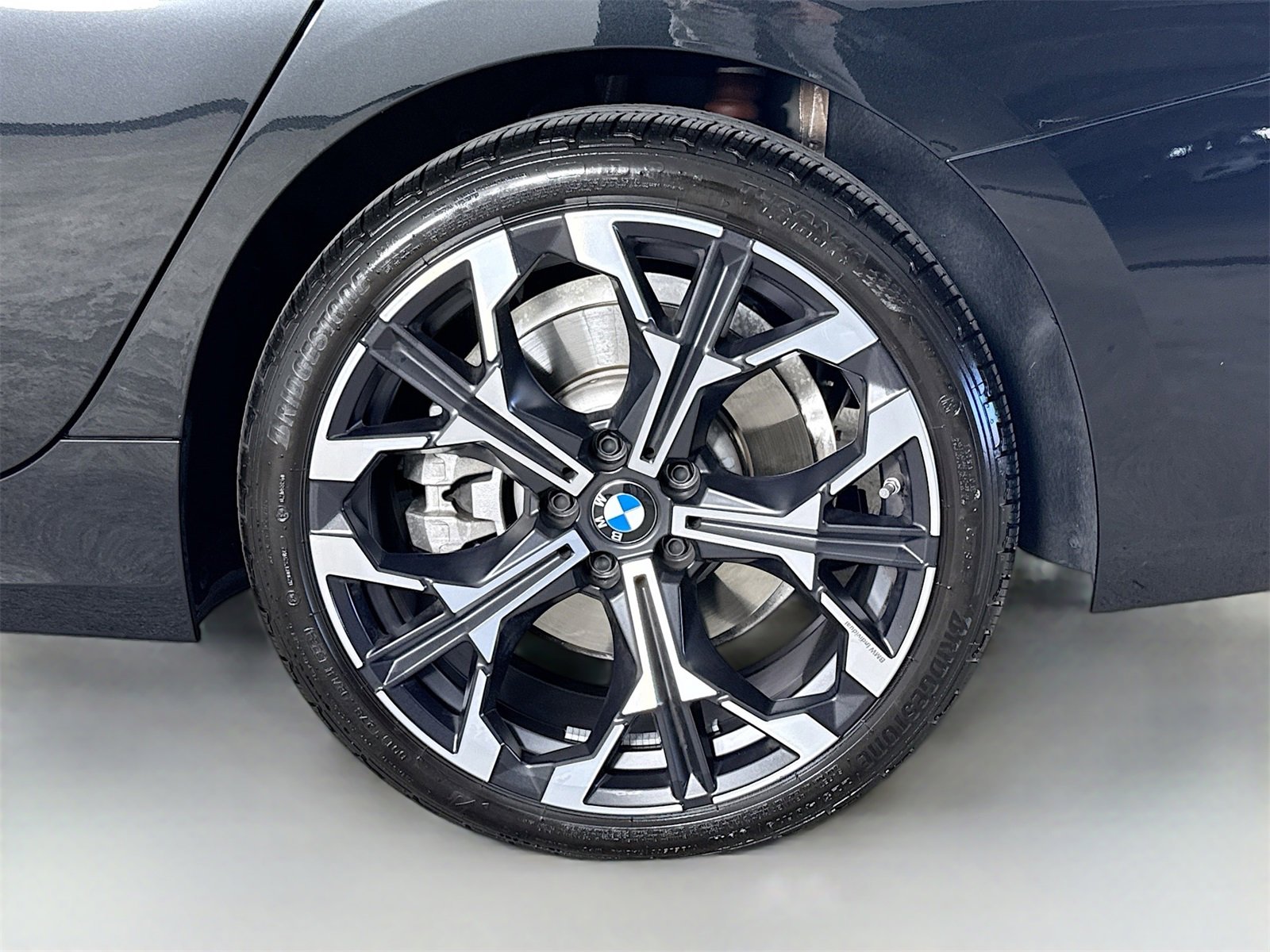 Used 2025 BMW 330i Sedan w/ Convenience Package image 32