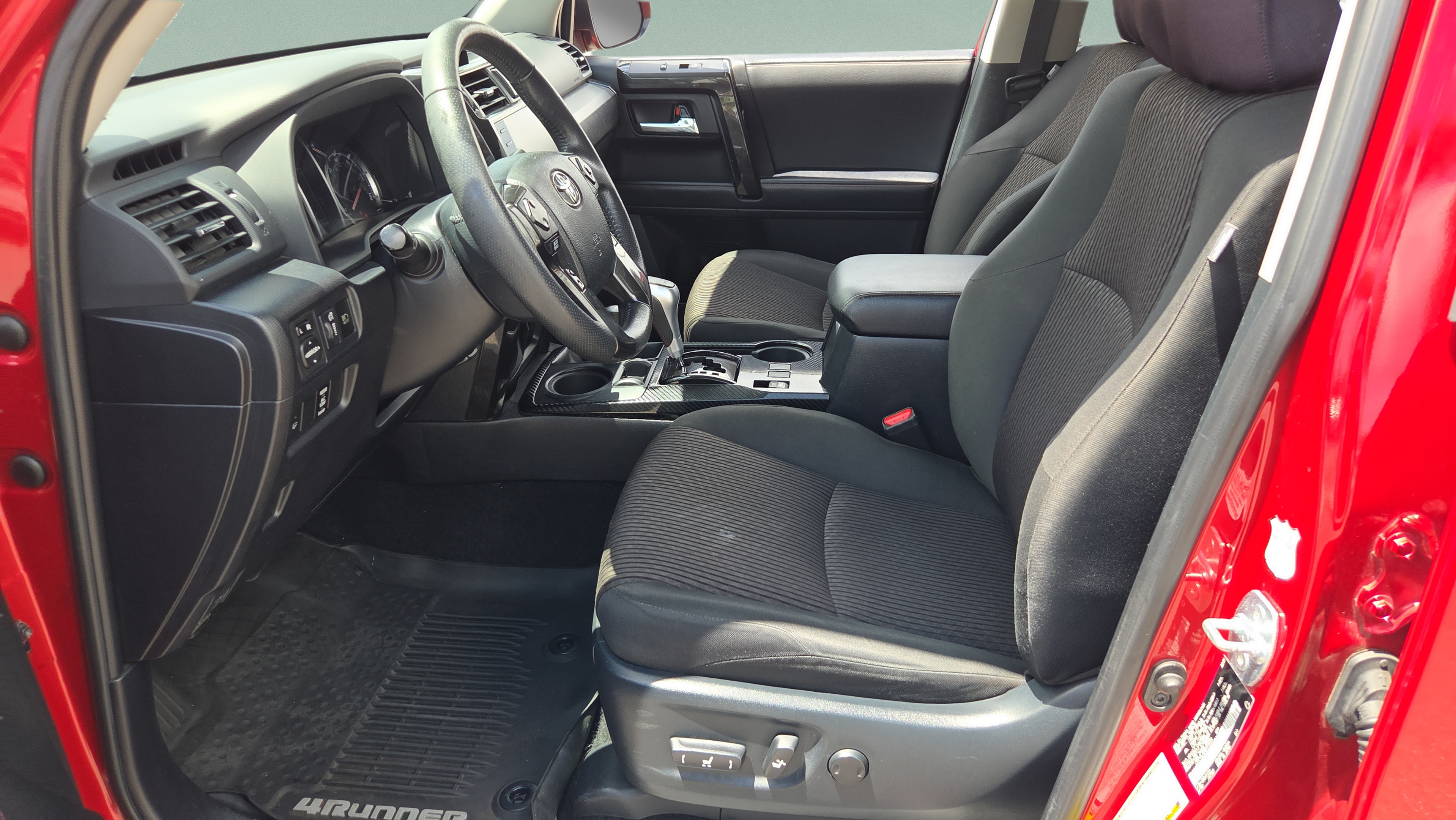 Certified 2021 Toyota 4Runner TRD Off-Road AWD/4WD image 9