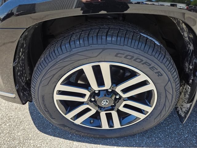 Used 2021 Toyota 4Runner Limited AWD/4WD image 25