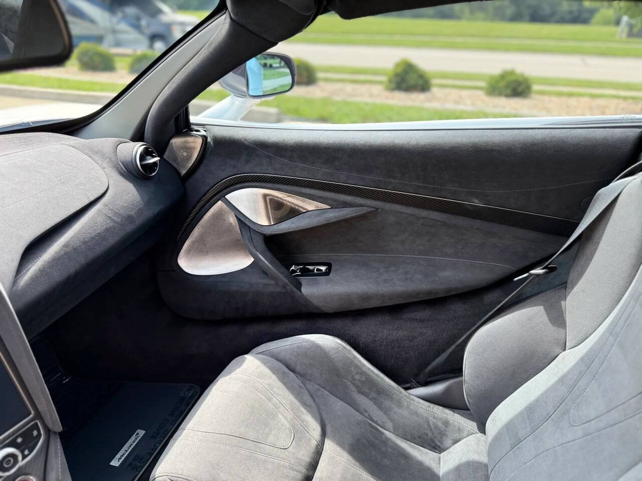 Used 2018 McLaren 720S RWD image 15
