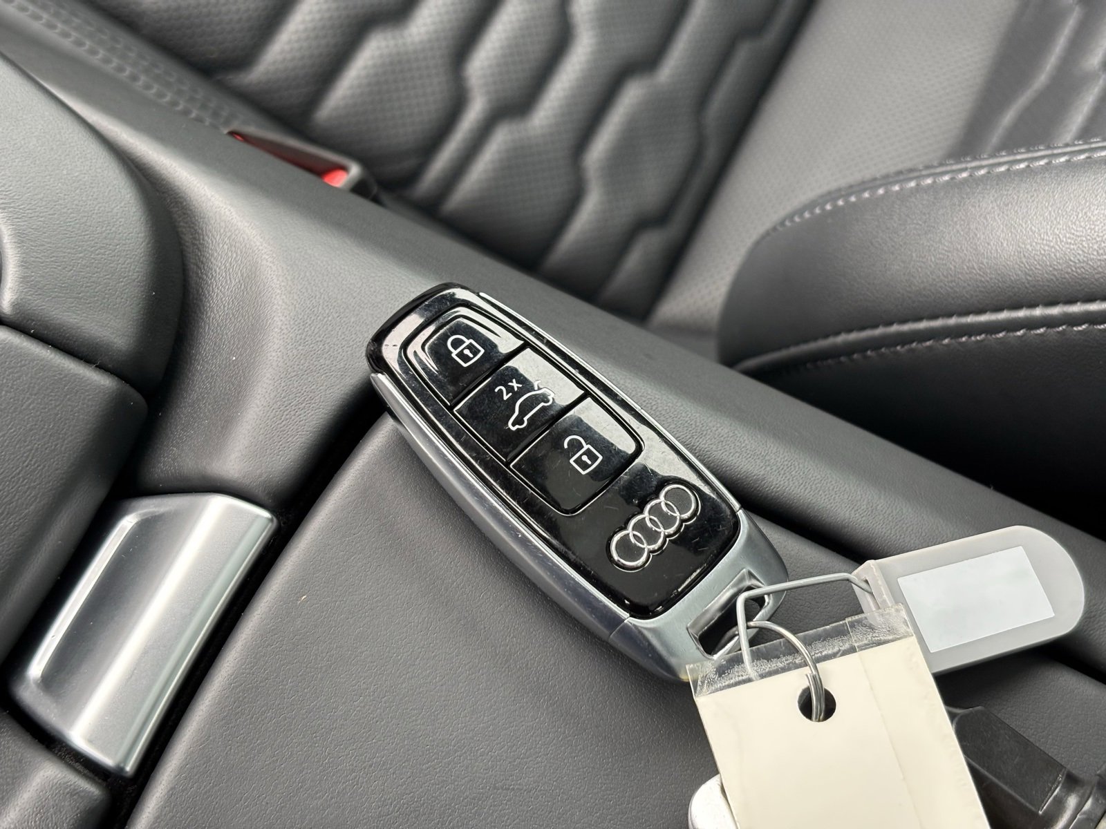 Used 2022 Audi e-tron GT Premium Plus image 26