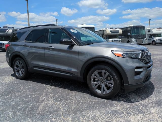 Certified 2023 Ford Explorer XLT w/ Equipment Group 202A RWD image 2