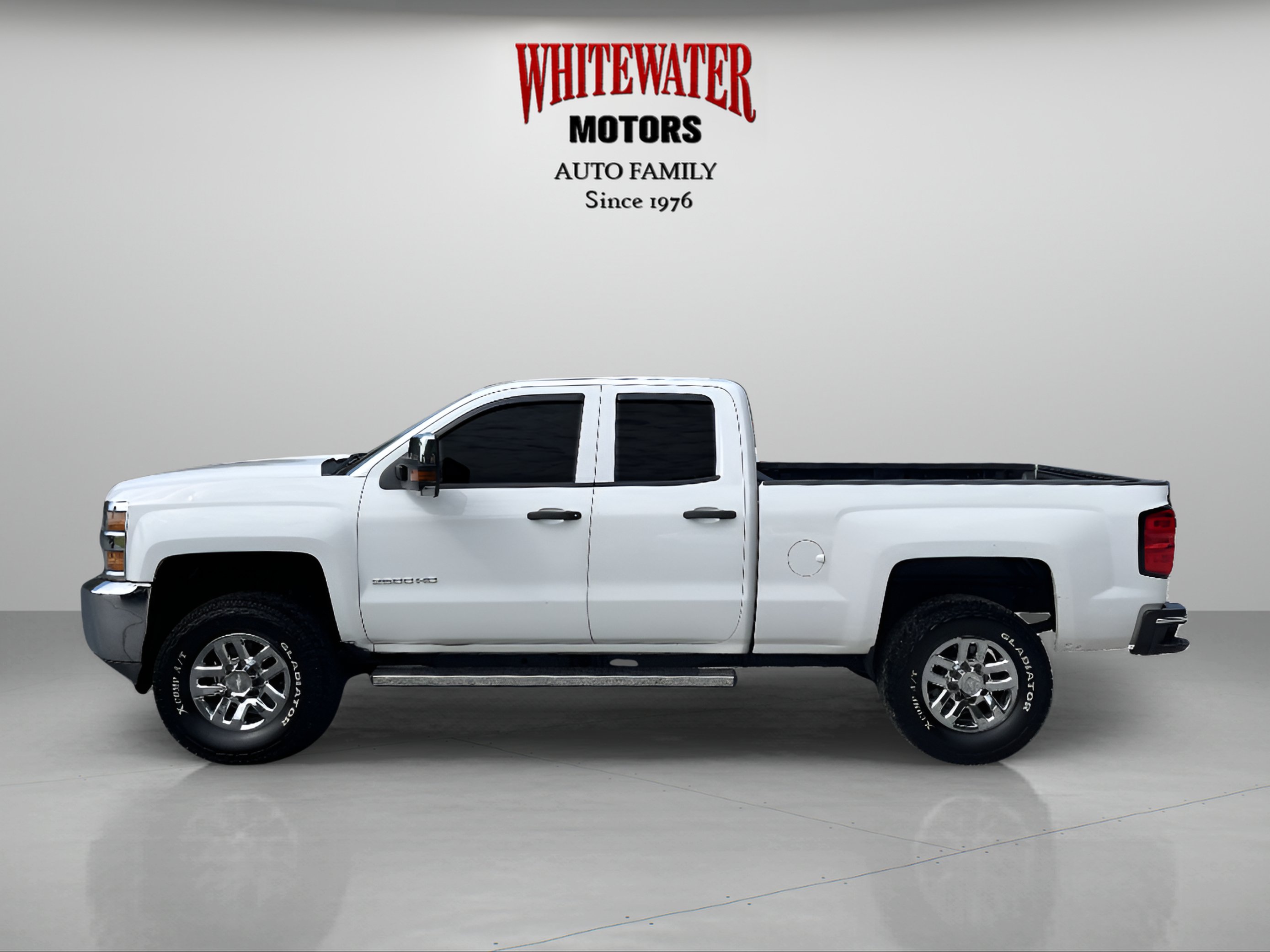 Used 2017 Chevrolet Silverado 2500 W/T w/ Snow Plow Prep Package AWD/4WD image 2