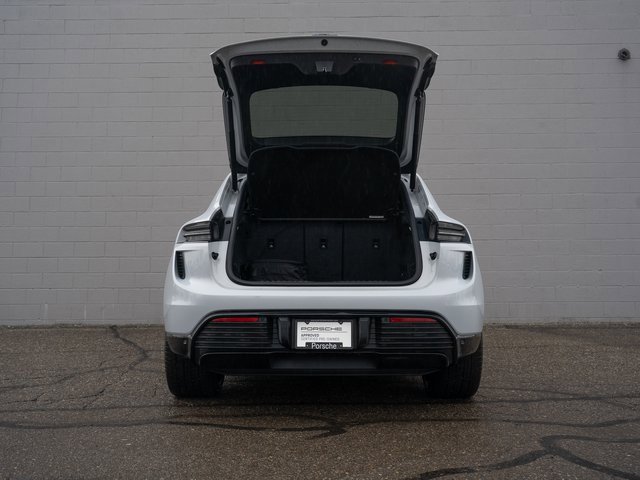 Used 2025 Porsche Macan Turbo Electric image 15