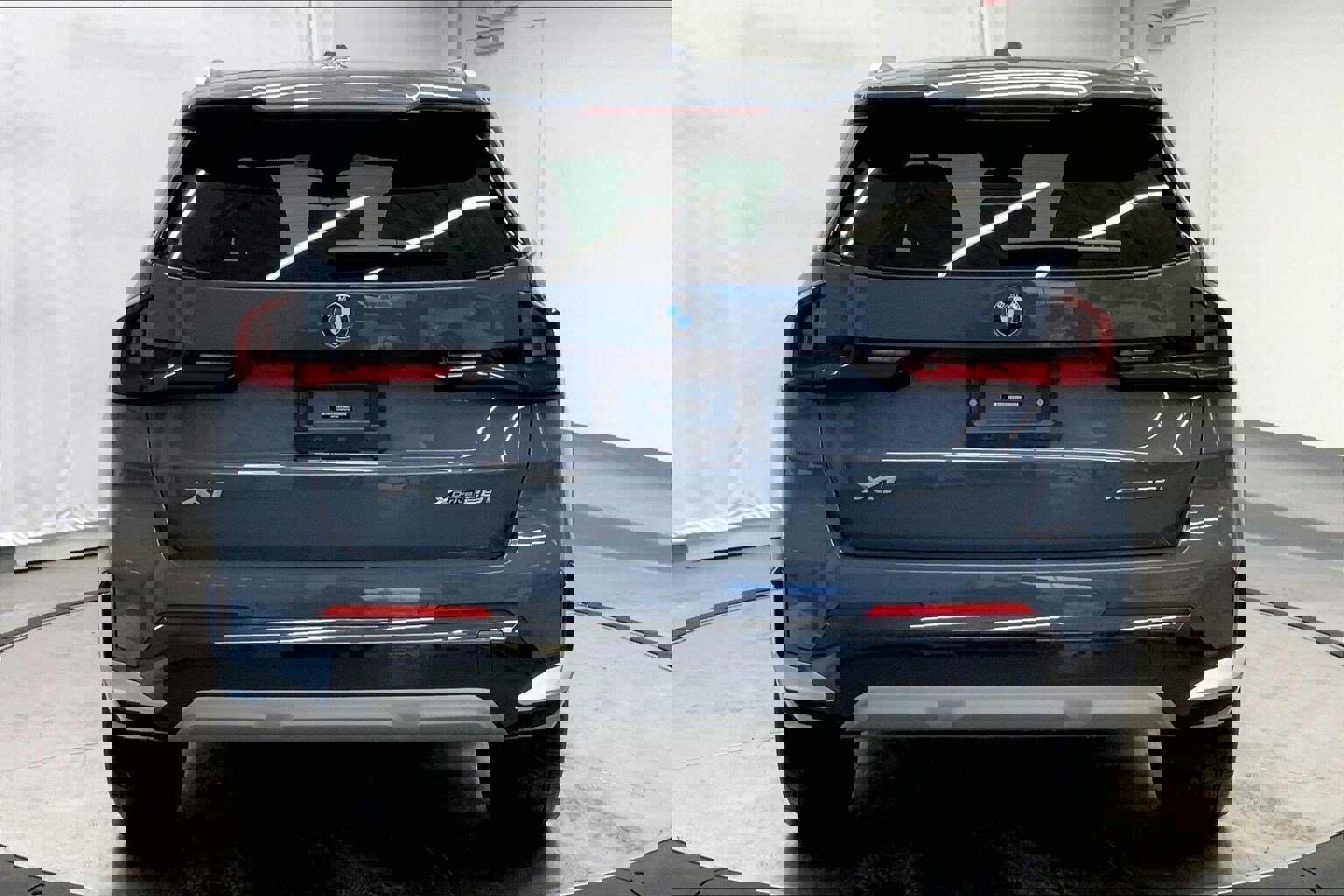 Used 2023 BMW X1 xDrive28i w/ Convenience Package image 3