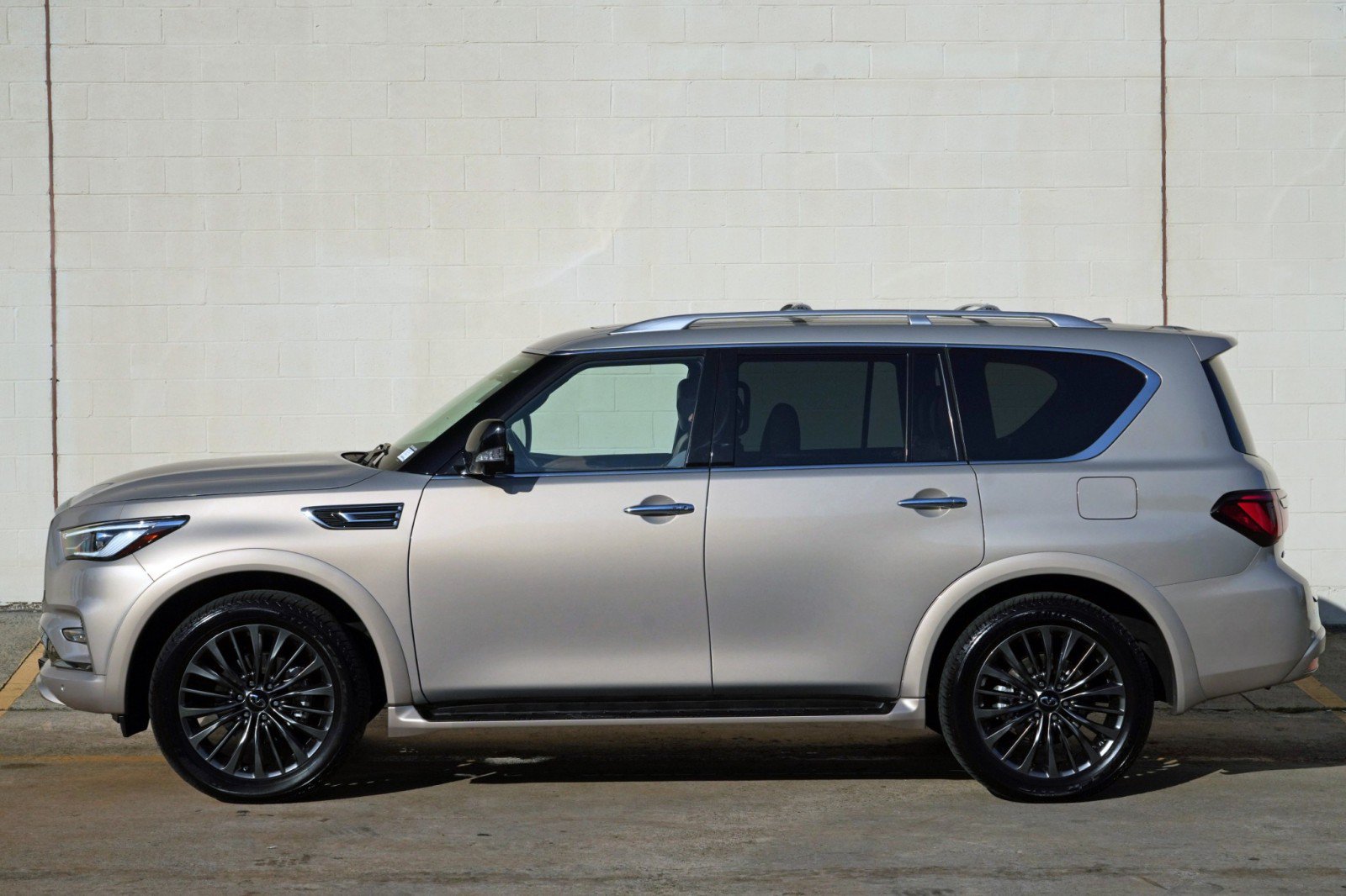 Used 2024 INFINITI QX80 Sensory AWD/4WD image 53