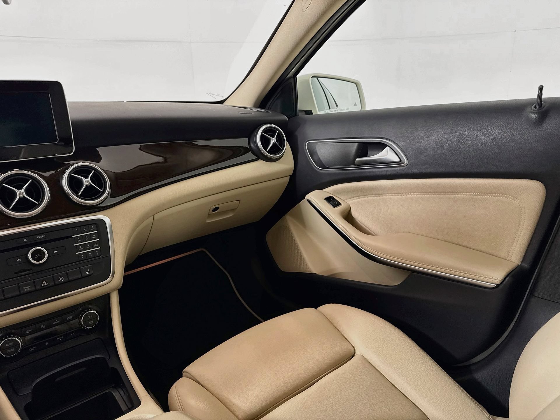 Used 2016 Mercedes-Benz GLA 250 image 23