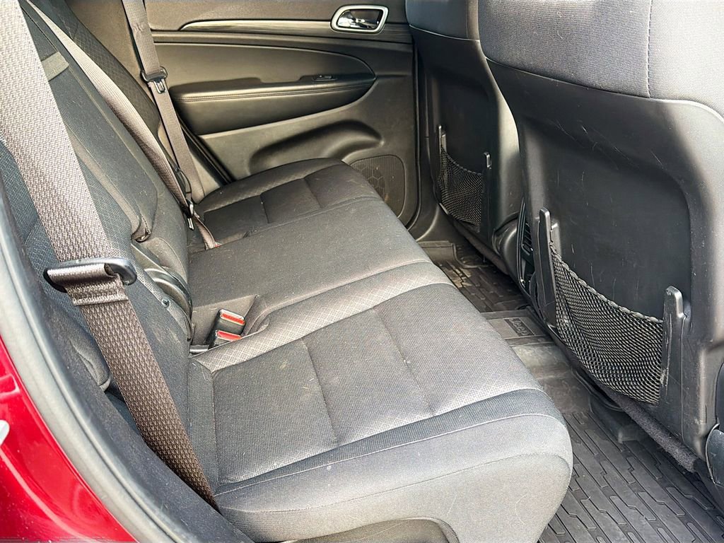 Used 2019 Jeep Grand Cherokee Laredo w/ Security & Convenience Group image 20