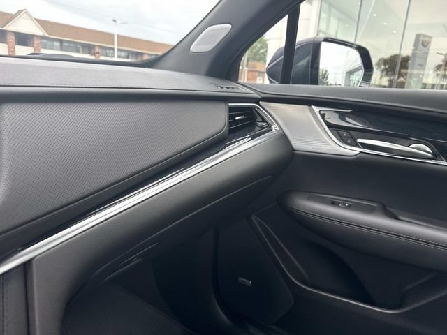Certified 2024 Cadillac XT5 Premium Luxury AWD/4WD image 44