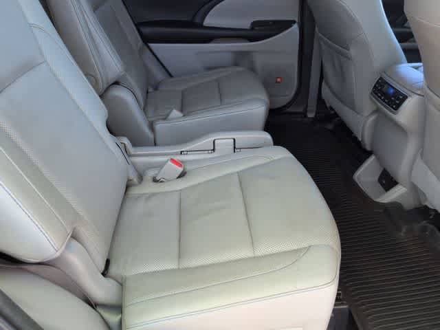 Used 2017 Toyota Highlander Limited Platinum AWD/4WD image 22