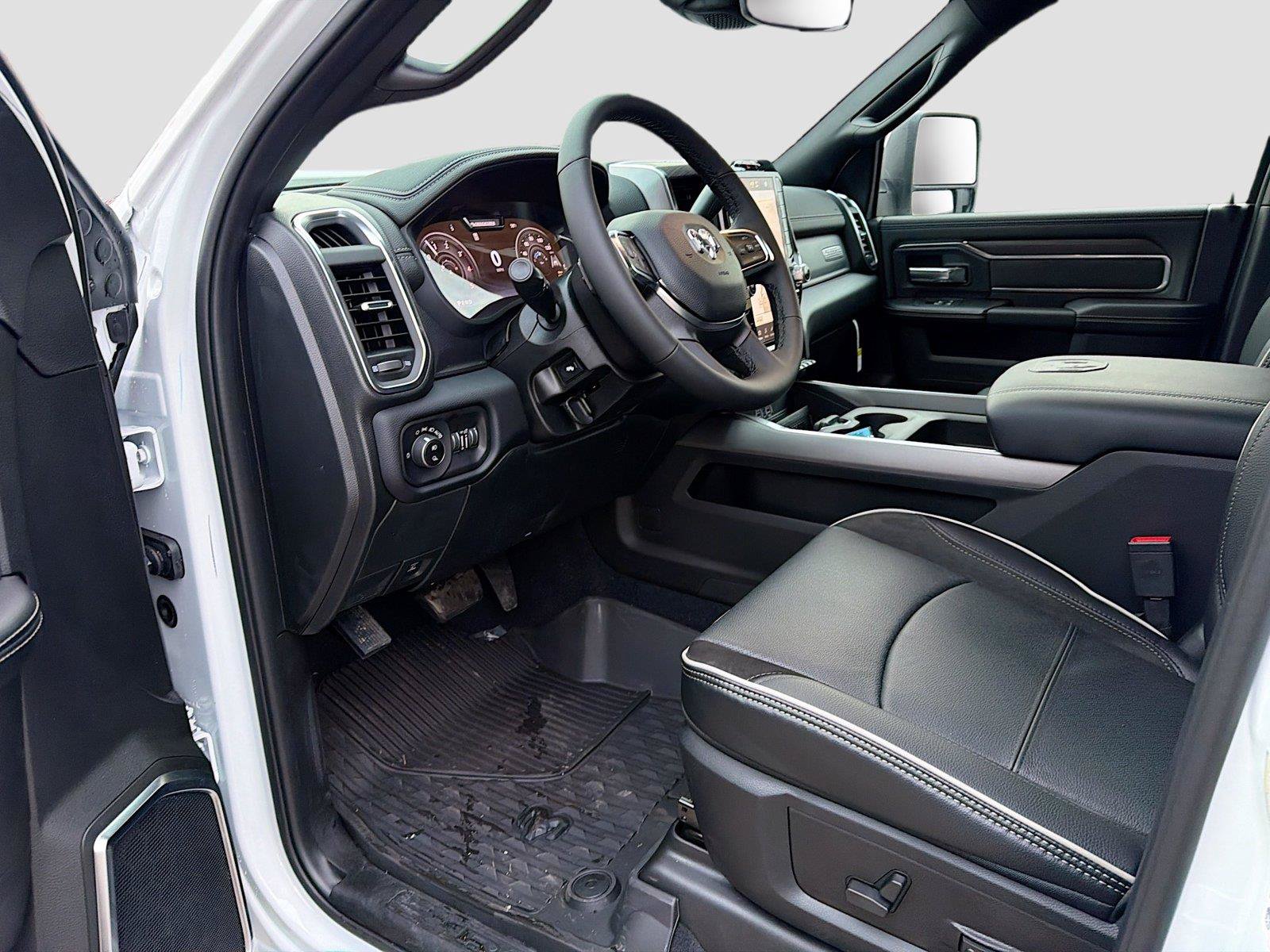New 2026 RAM 2500 Laramie w/ Sport Appearance Package AWD/4WD image 25