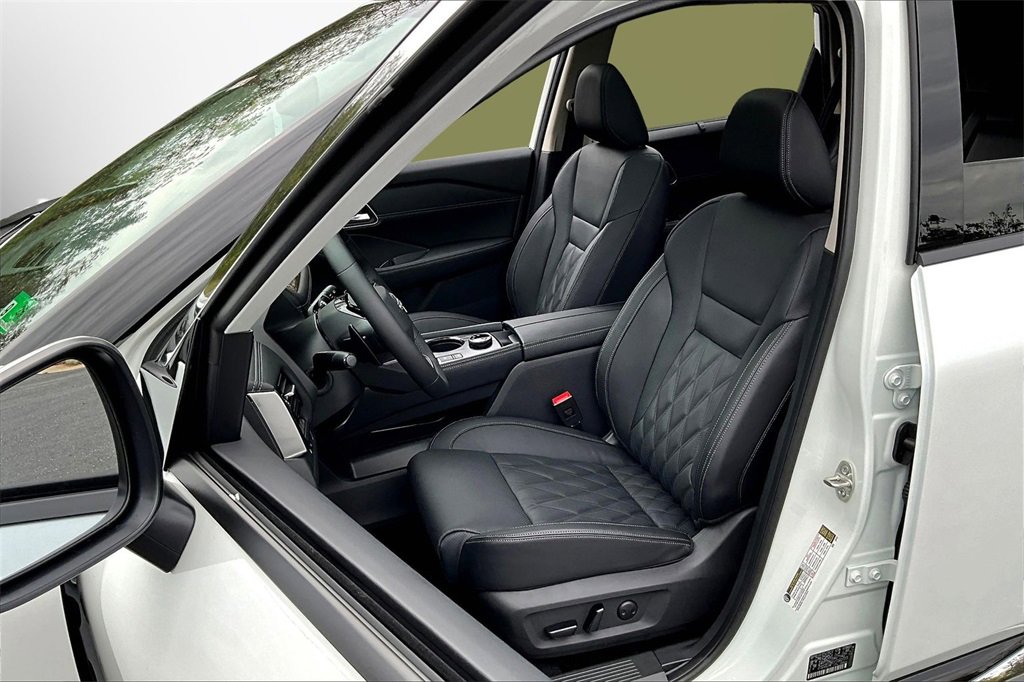 New 2026 Nissan Rogue Platinum image 26