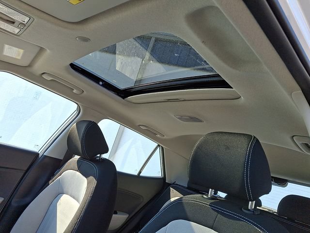 New 2026 Hyundai Venue SEL FWD image 15