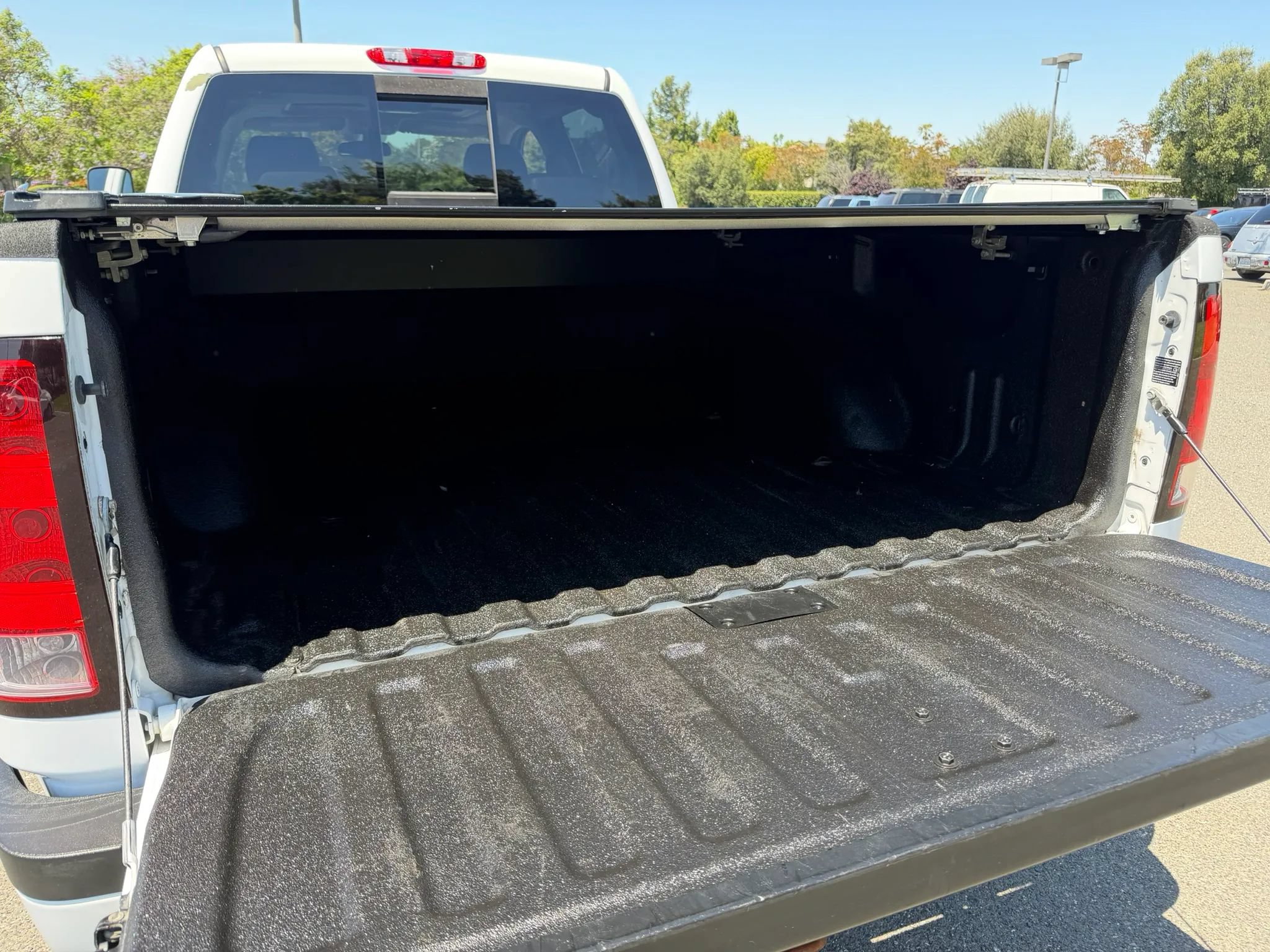 Used 2011 GMC Sierra 3500 Denali w/ Suspension Package, Off-Road AWD/4WD image 21