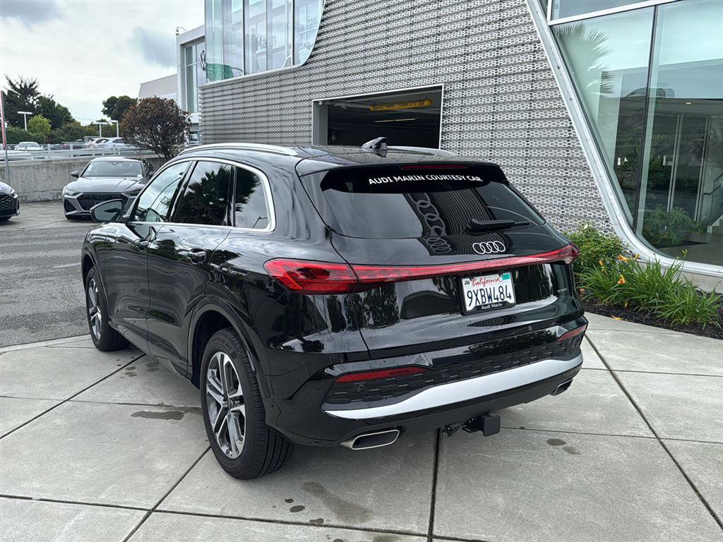 Used 2025 Audi Q5 Premium w/ Convenience Package image 8