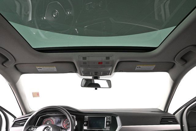 Used 2021 Volkswagen Jetta SE image 18