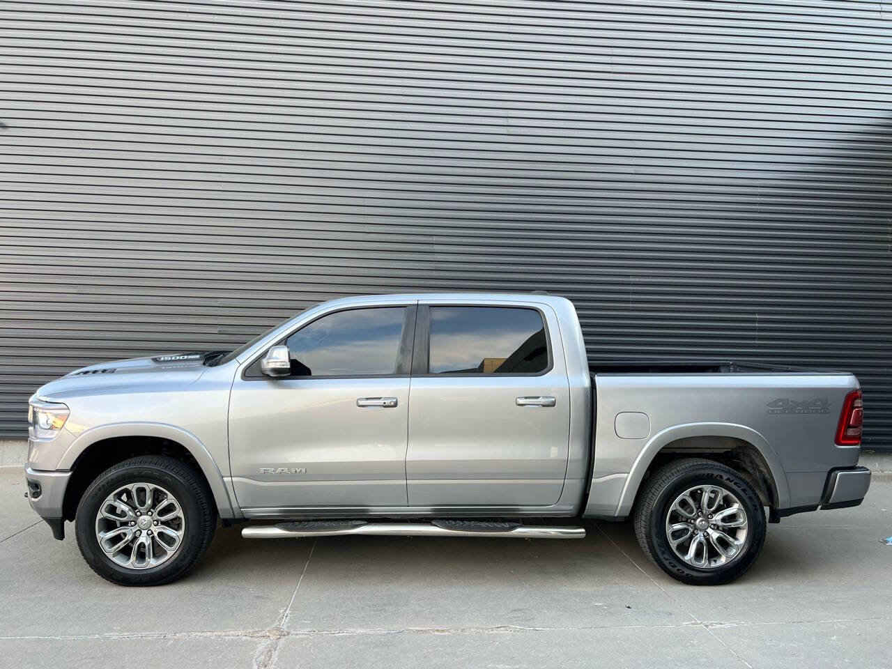 Used 2020 RAM 1500 Laramie w/ Sport Appearance Package image 9