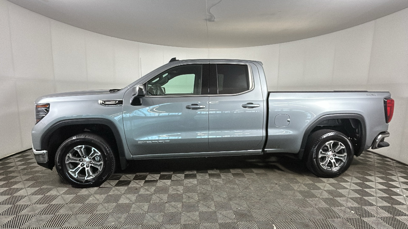 New 2026 GMC Sierra 1500 SLE AWD/4WD image 7