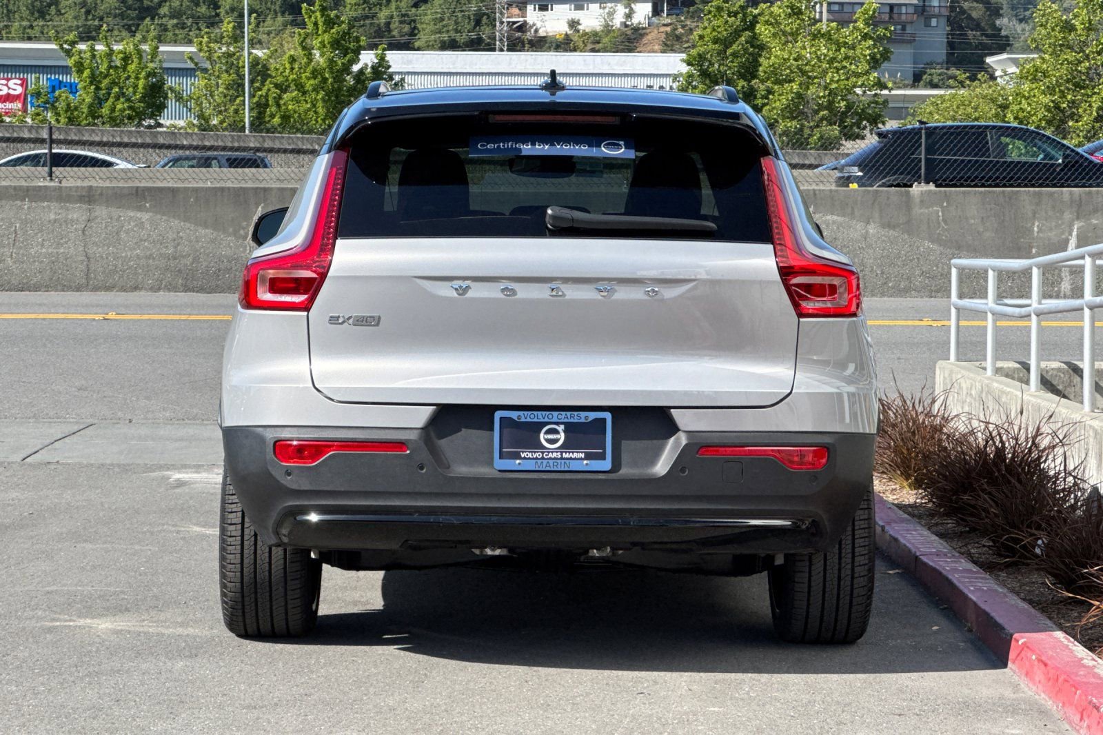 Certified 2025 Volvo EX40 Plus w/ Climate Package RWD image 8