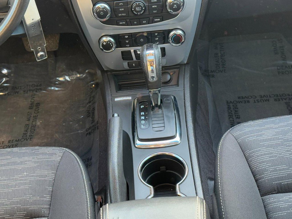 Used 2010 Ford Fusion SE image 18