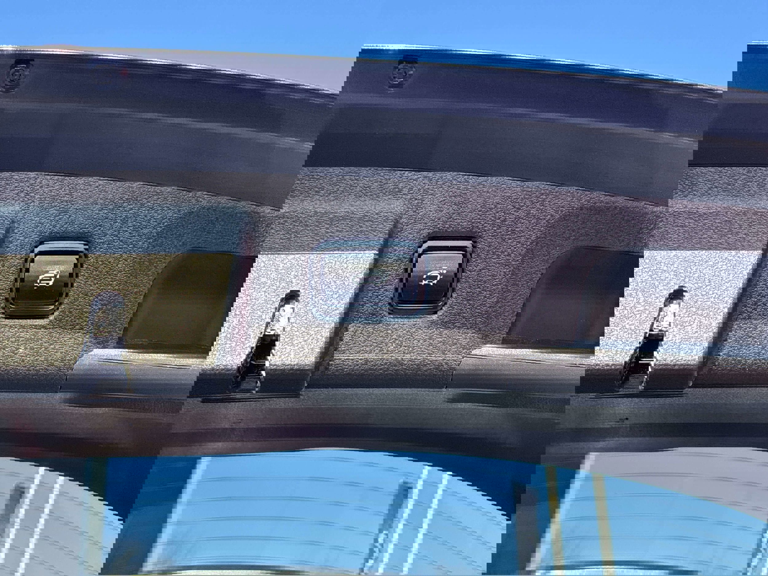 Used 2022 Kia Telluride EX w/ EX Premium Package image 16