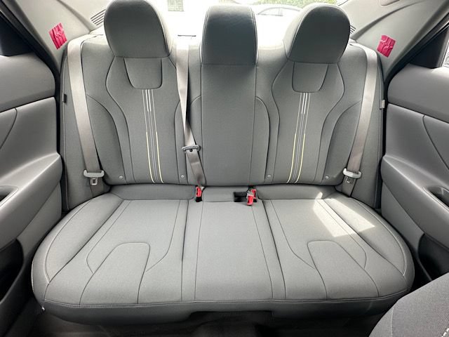 New 2026 Hyundai Elantra Hybrid FWD image 16