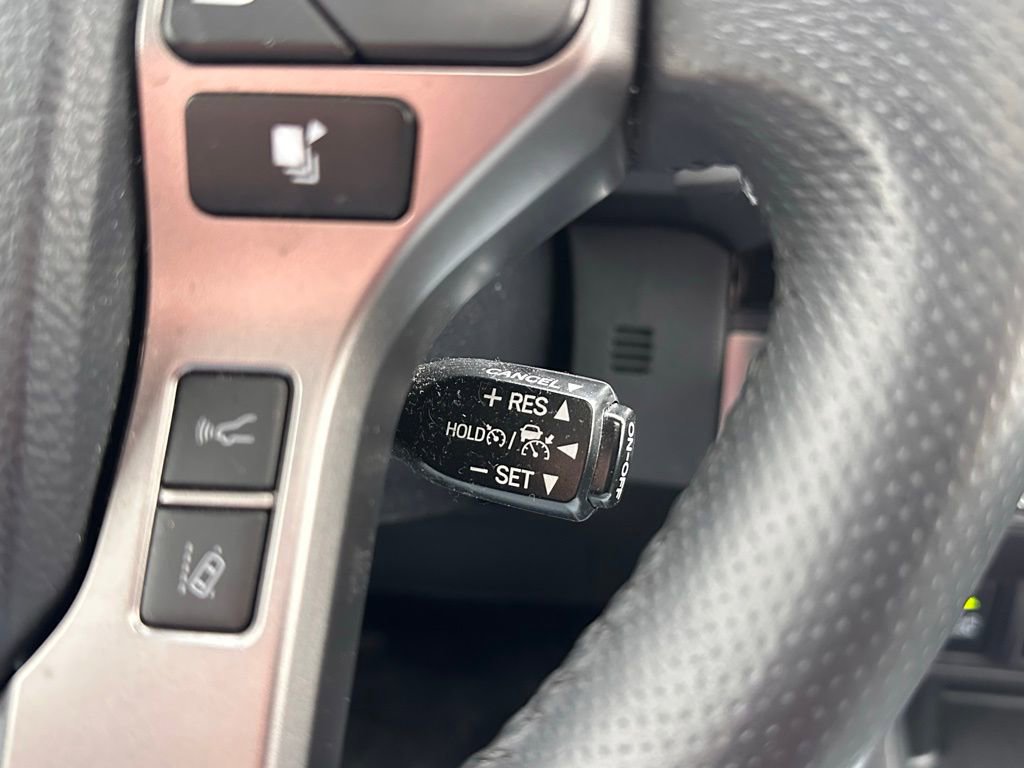 Used 2018 Toyota Tacoma Limited image 28