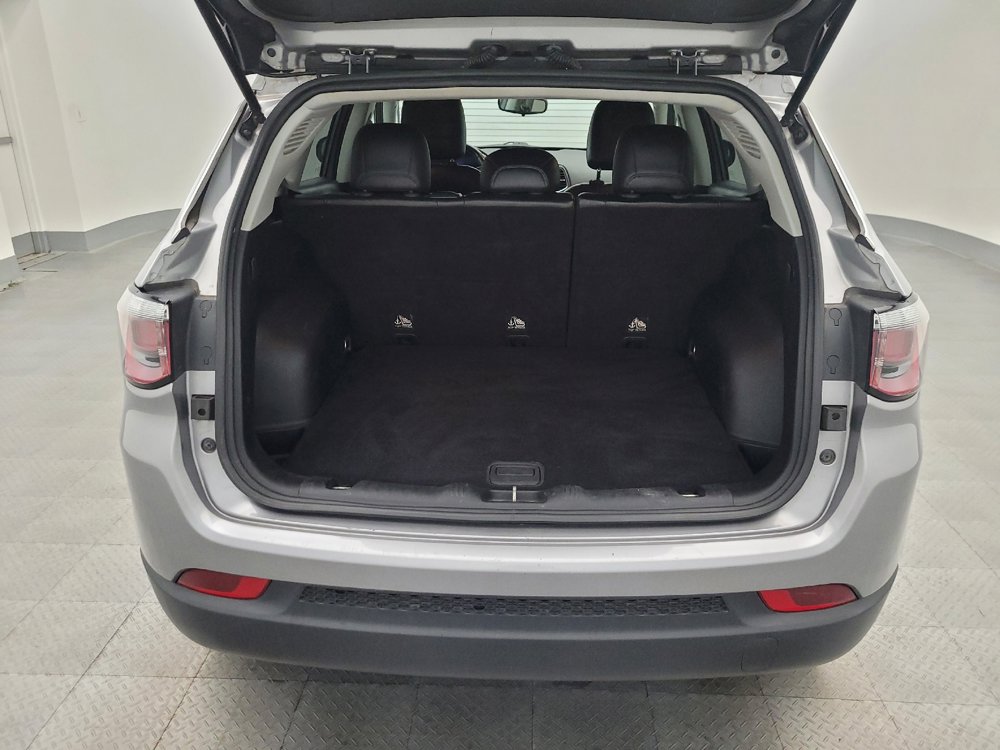 Used 2018 Jeep Compass Latitude image 29