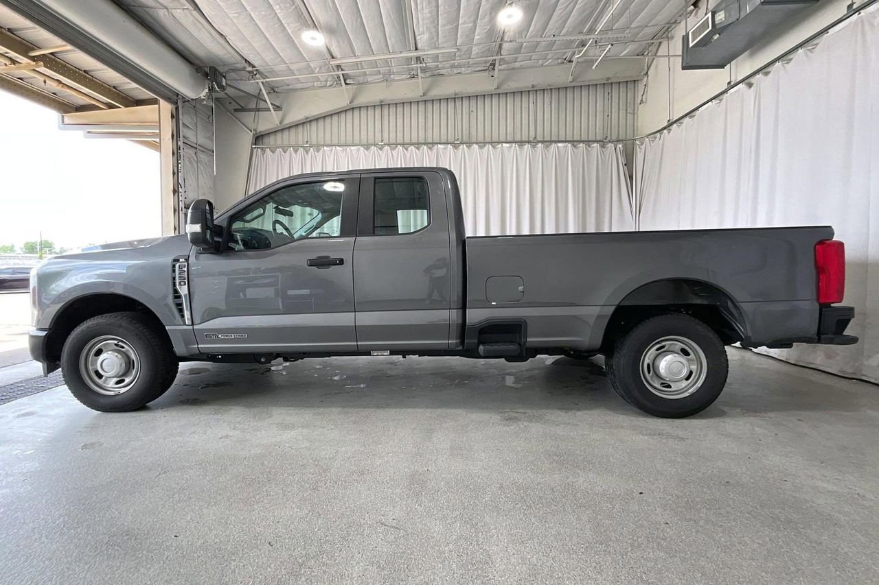 Used 2025 Ford F250 XL RWD image 26