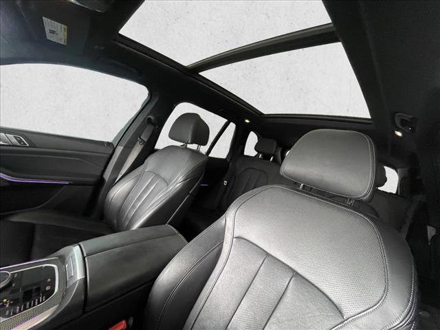 Used 2020 BMW X5 M50i w/ Premium Package image 13