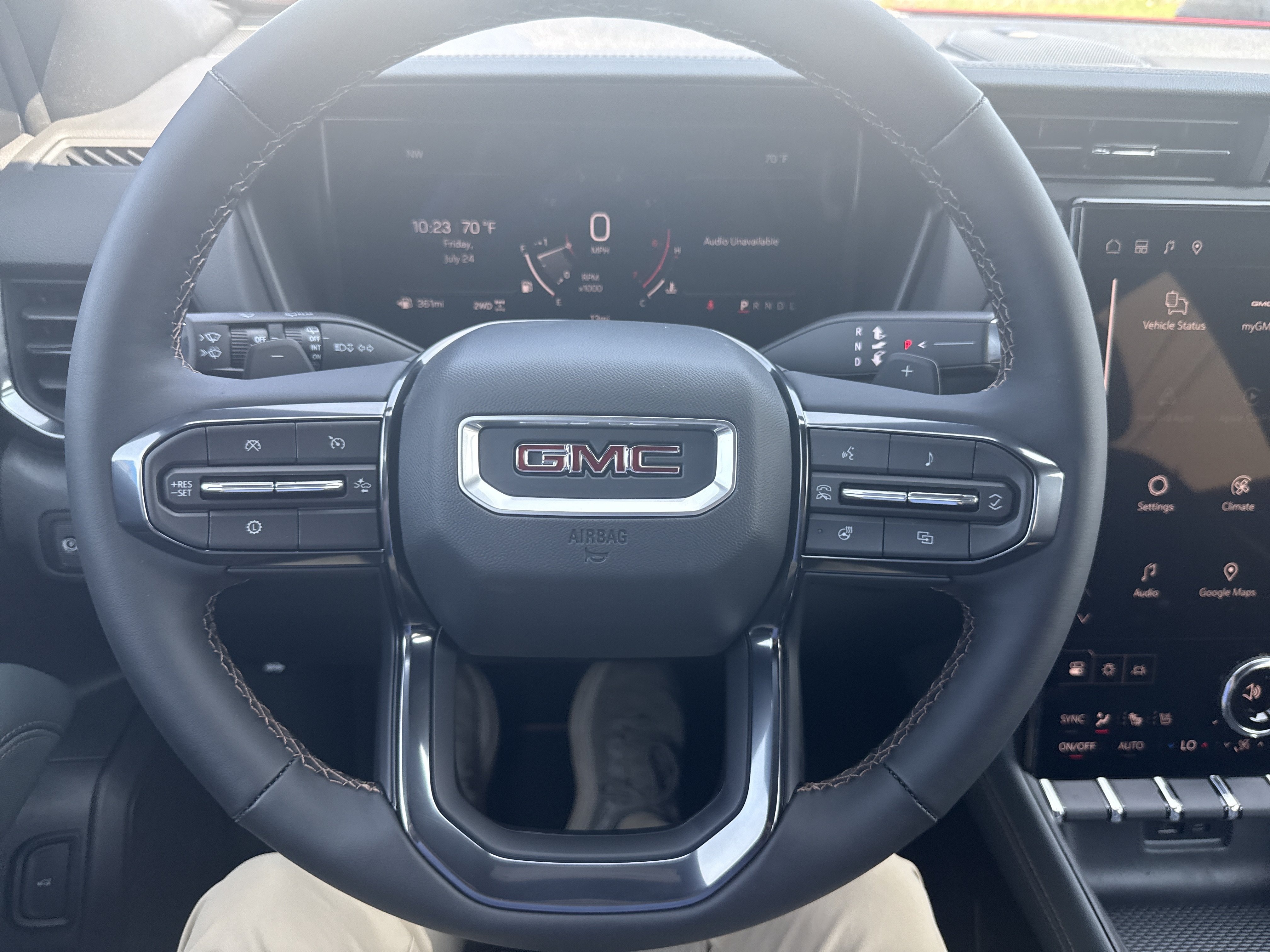 New 2027 GMC Terrain AT4 w/ Convenience Package III AWD/4WD image 17