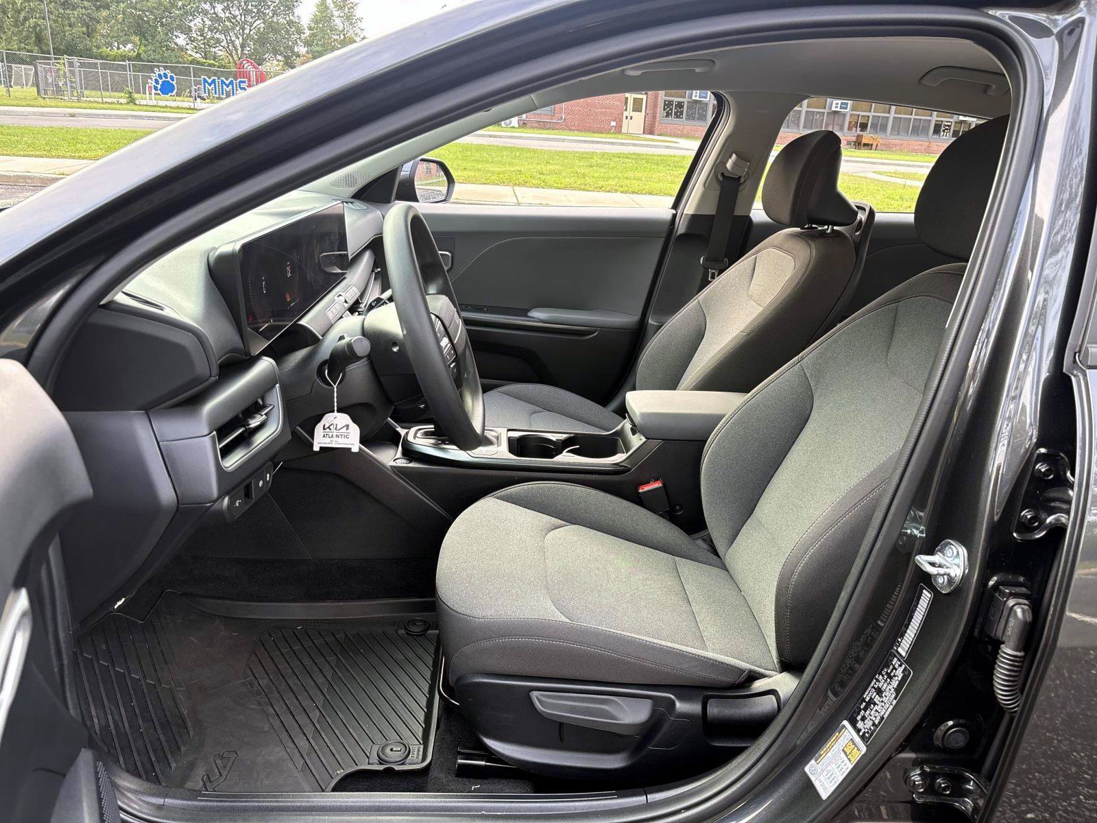 Used 2025 Kia K4 FWD image 20