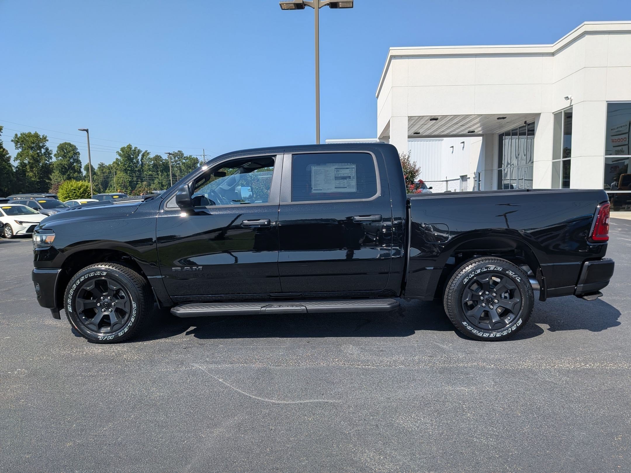 New 2026 RAM 1500 Express AWD/4WD image 8