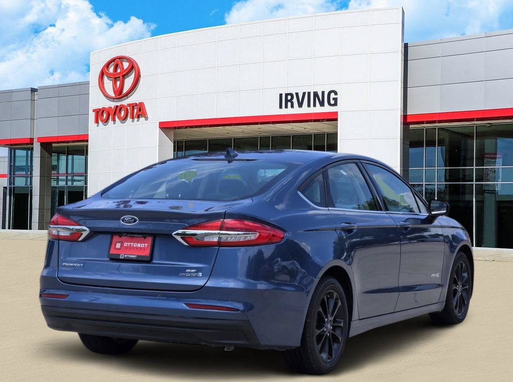 Used 2019 Ford Fusion SE FWD image 4