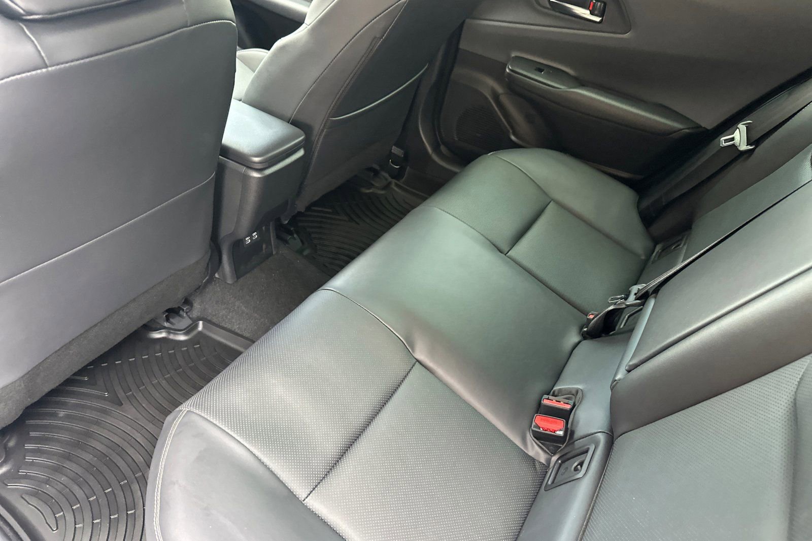 Used 2026 Toyota Prius XLE image 13