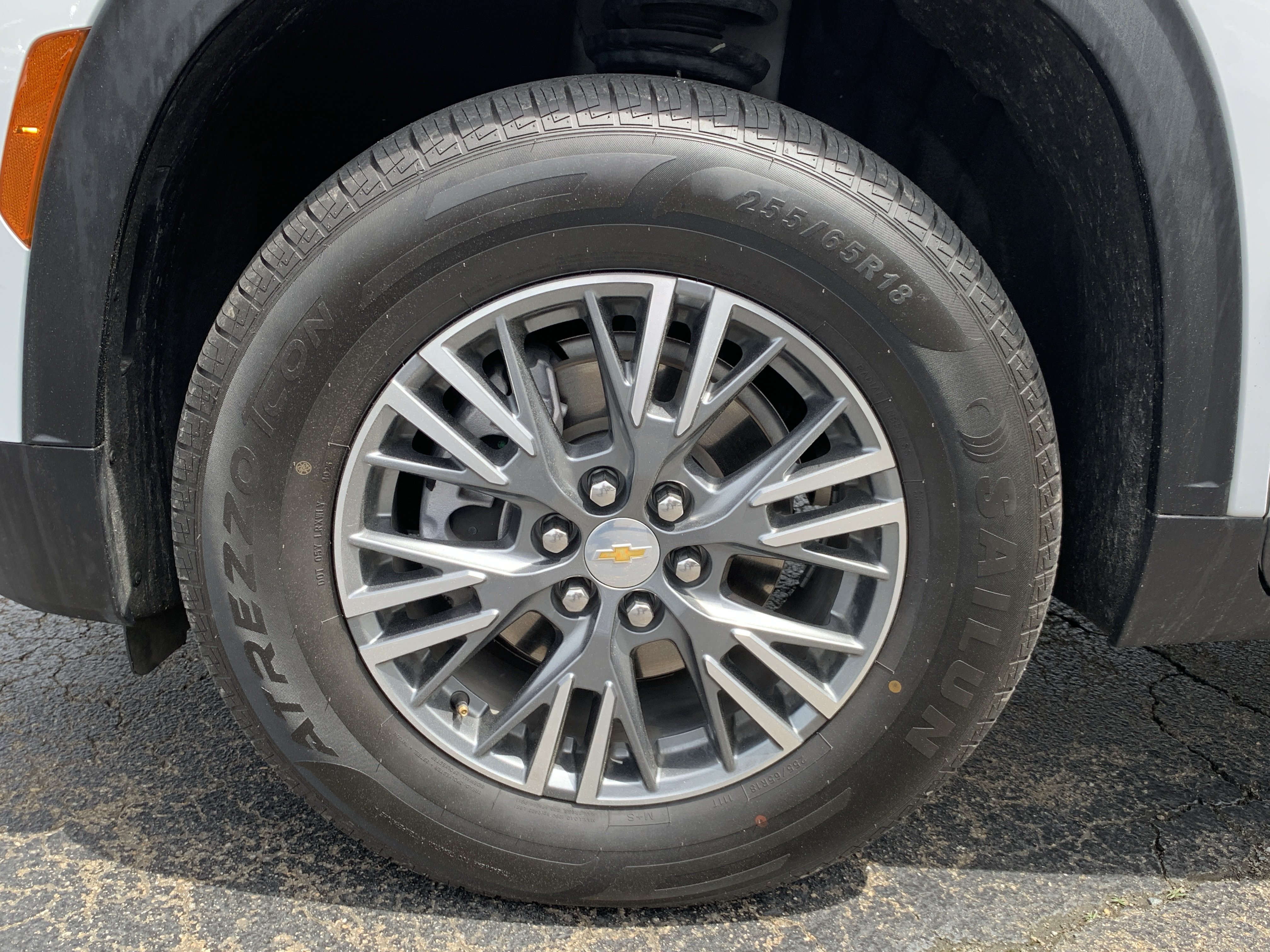 Used 2025 Chevrolet Traverse LT FWD image 52