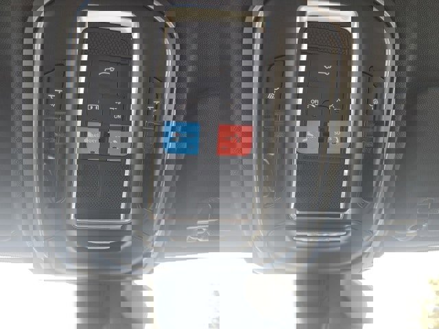 New 2025 Jeep Grand Cherokee Altitude image 10