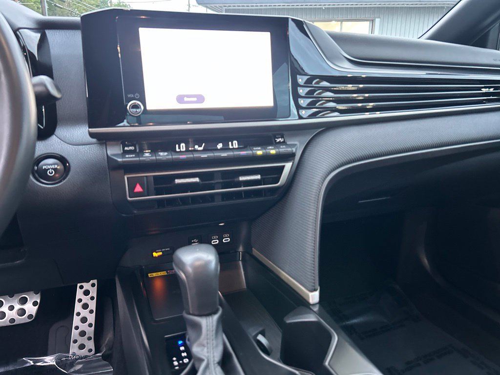 Certified 2025 Toyota Camry SE FWD image 17
