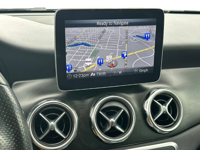 Used 2018 Mercedes-Benz GLA 250 4MATIC image 30