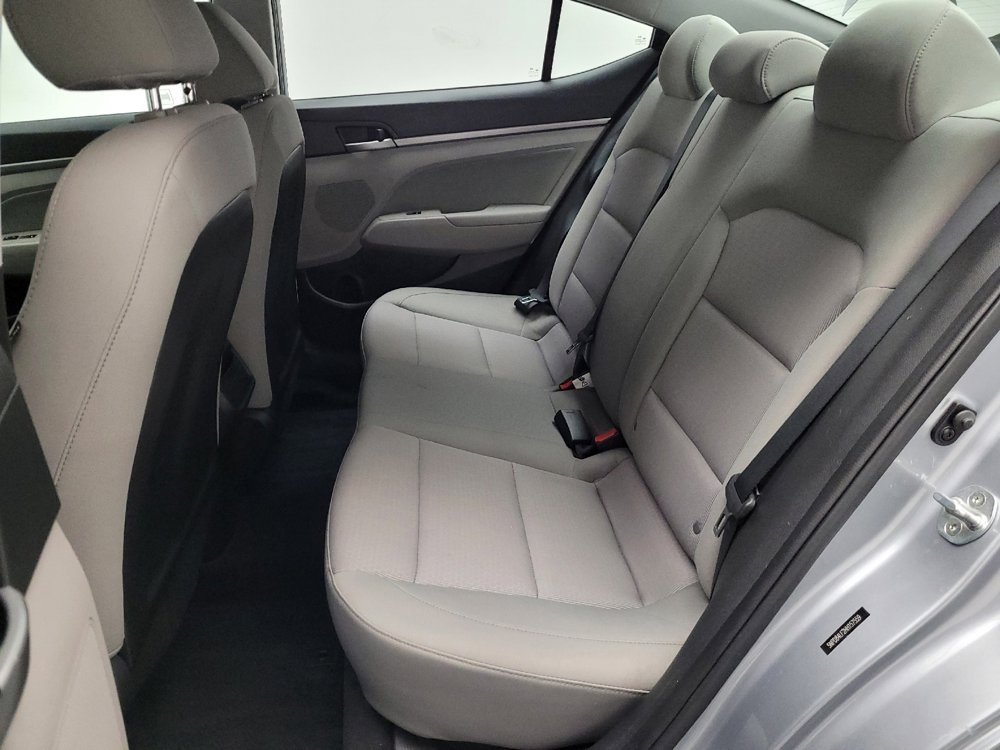 Used 2017 Hyundai Elantra SE image 18