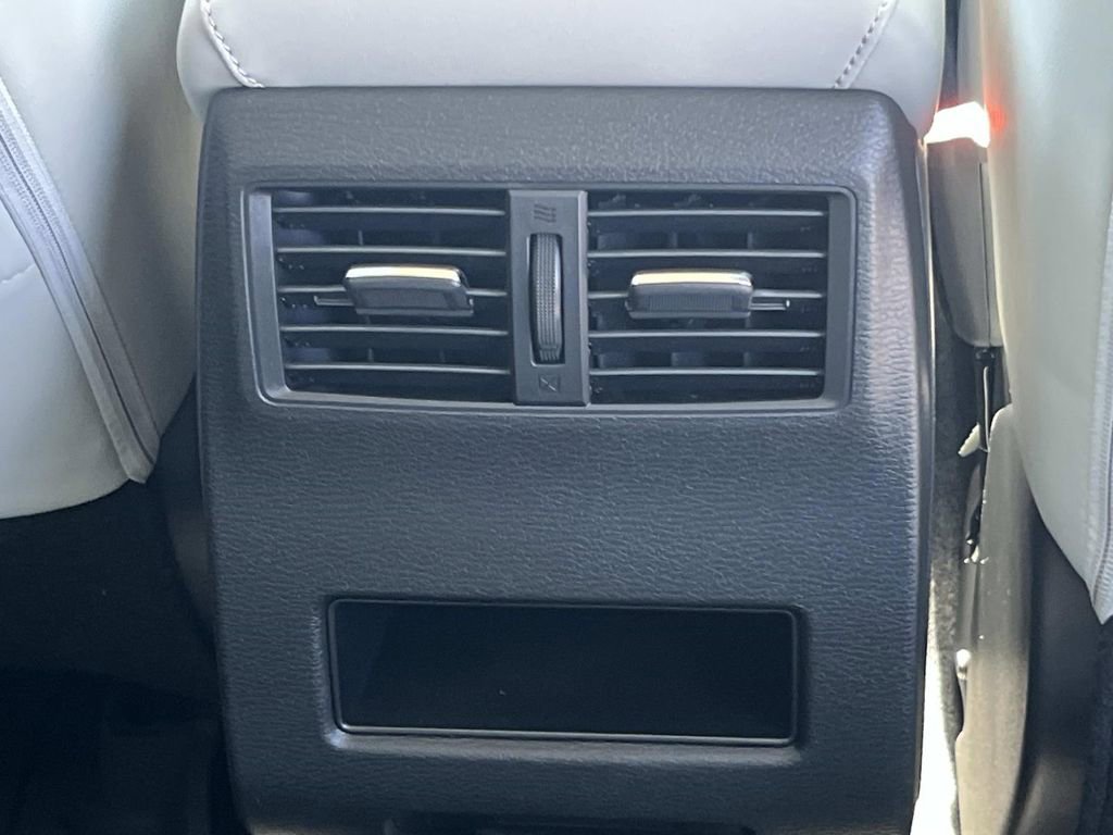 New 2026 Mitsubishi Outlander SE FWD image 15
