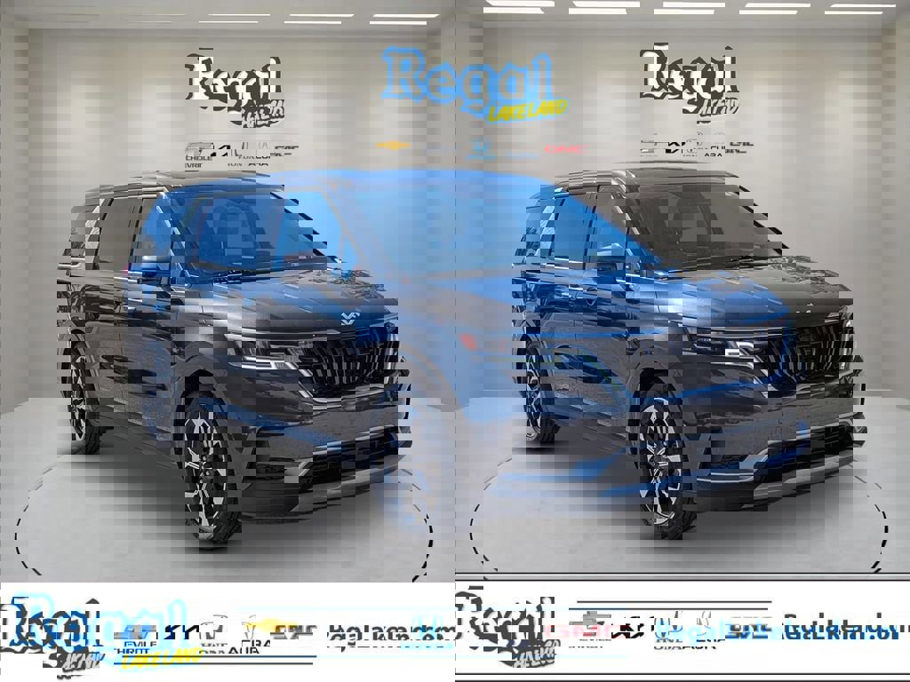 Used 2023 Kia Carnival EX